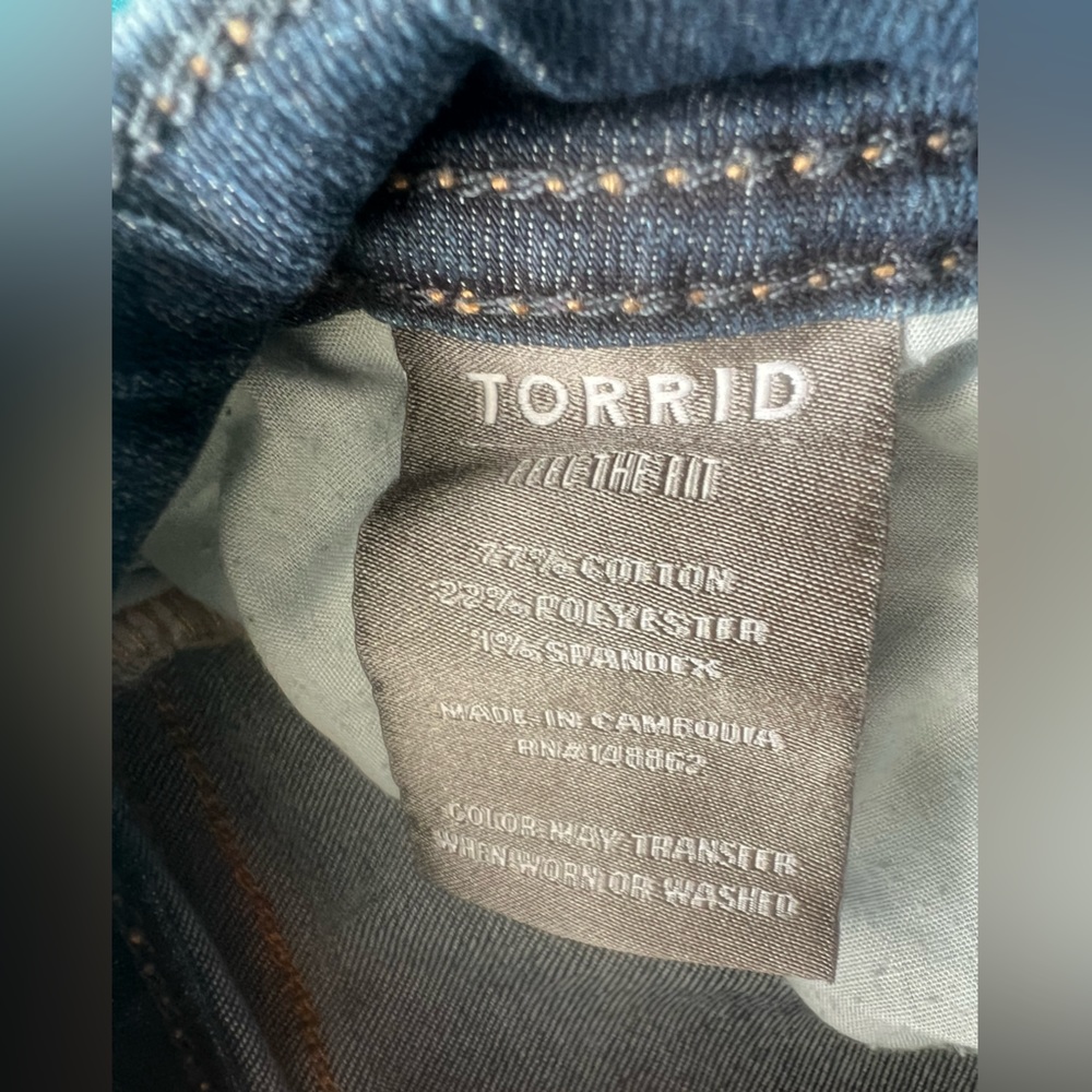 Torrid Size 28 Luxe Slim Boot Jean Mid Wash - Picture 9 of 12